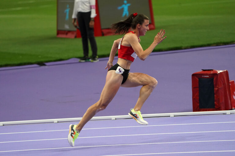 Olympic Games Paris 2024, Olympische Spiele 2024,  26.07-10.08.2024 , Leichtathletik,  Track and Field, 
400m  Frauen Semifinale Finale, Susanne Gogl-Walli Österreich  Deutschland  
Foto Gladys Chai von der Laage